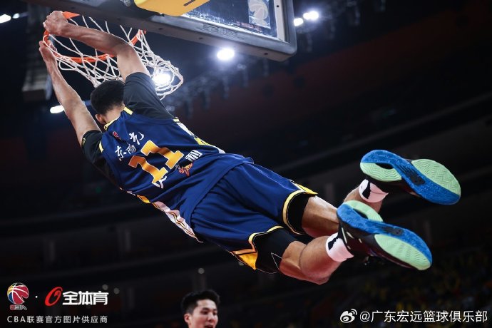 cba1819赛季常规赛第七轮广东对新疆的比赛